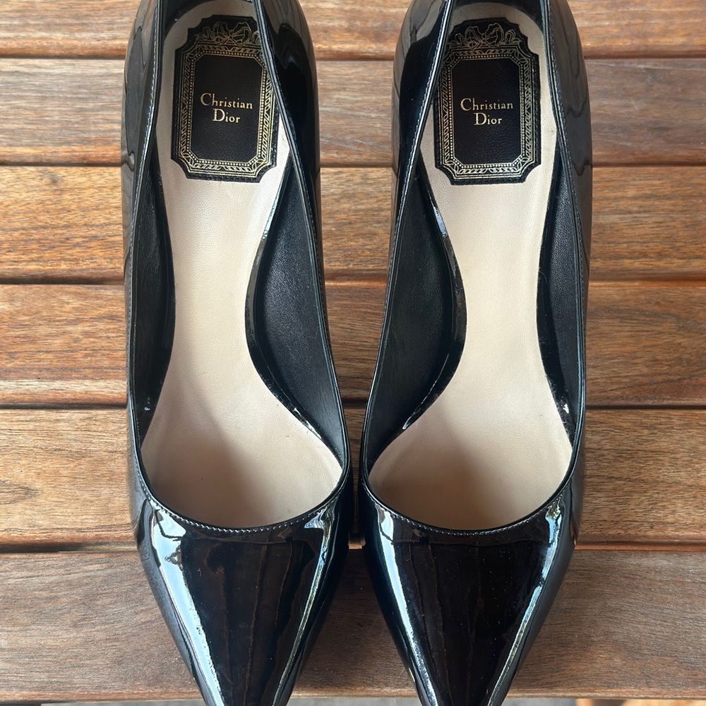 Christian Dior black patent leather pumps. - Picture 6 of 6